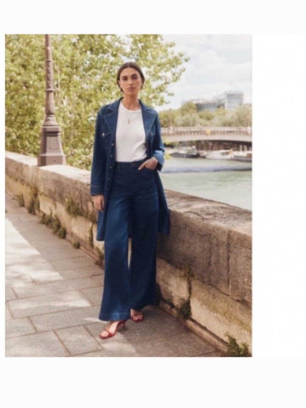 Favorite Daughter The Mischa Wide Leg Jeans in Rome Blue Denim Chain Detail 31